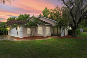 102 Pinewood Villa 4 bed with pool&Spa near Disney